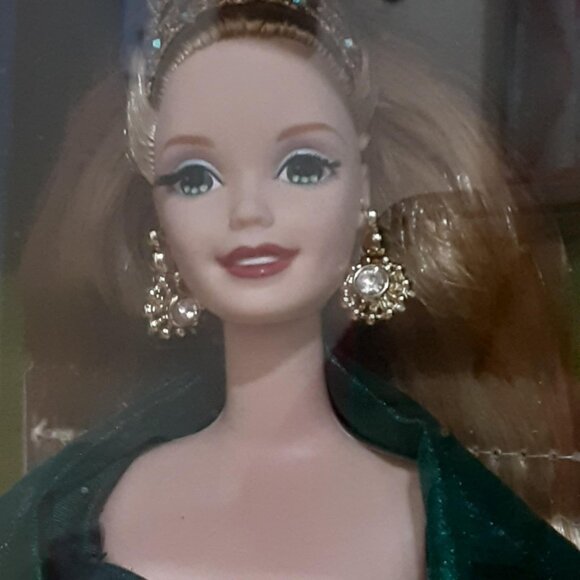 Emerald Enchantment Barbie Doll Society Style Collection Limited Edition #17443 - Picture 4 of 10